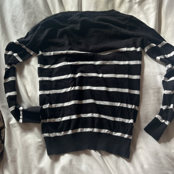 Sweater bundle! Gap/F21 - Picture 7 of 7